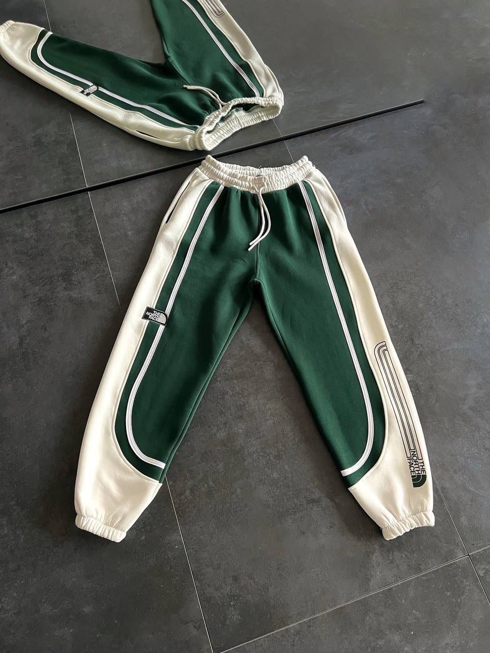 oversized Northface pant