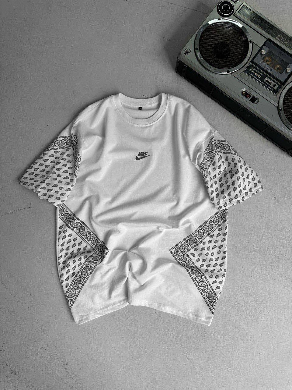 NIKE t-shirt over size