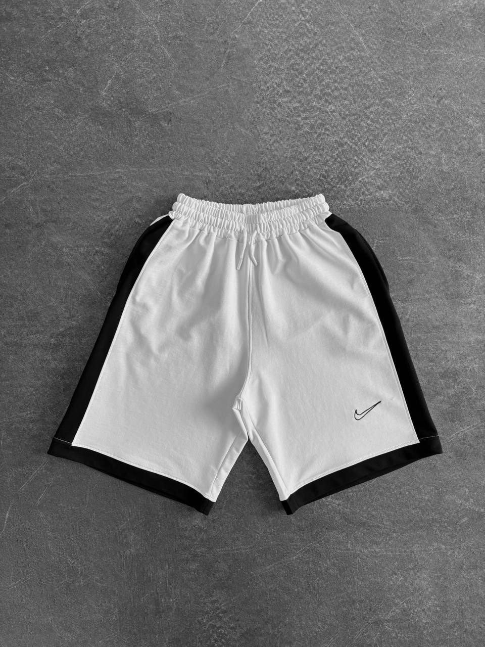 NIKE SHORT