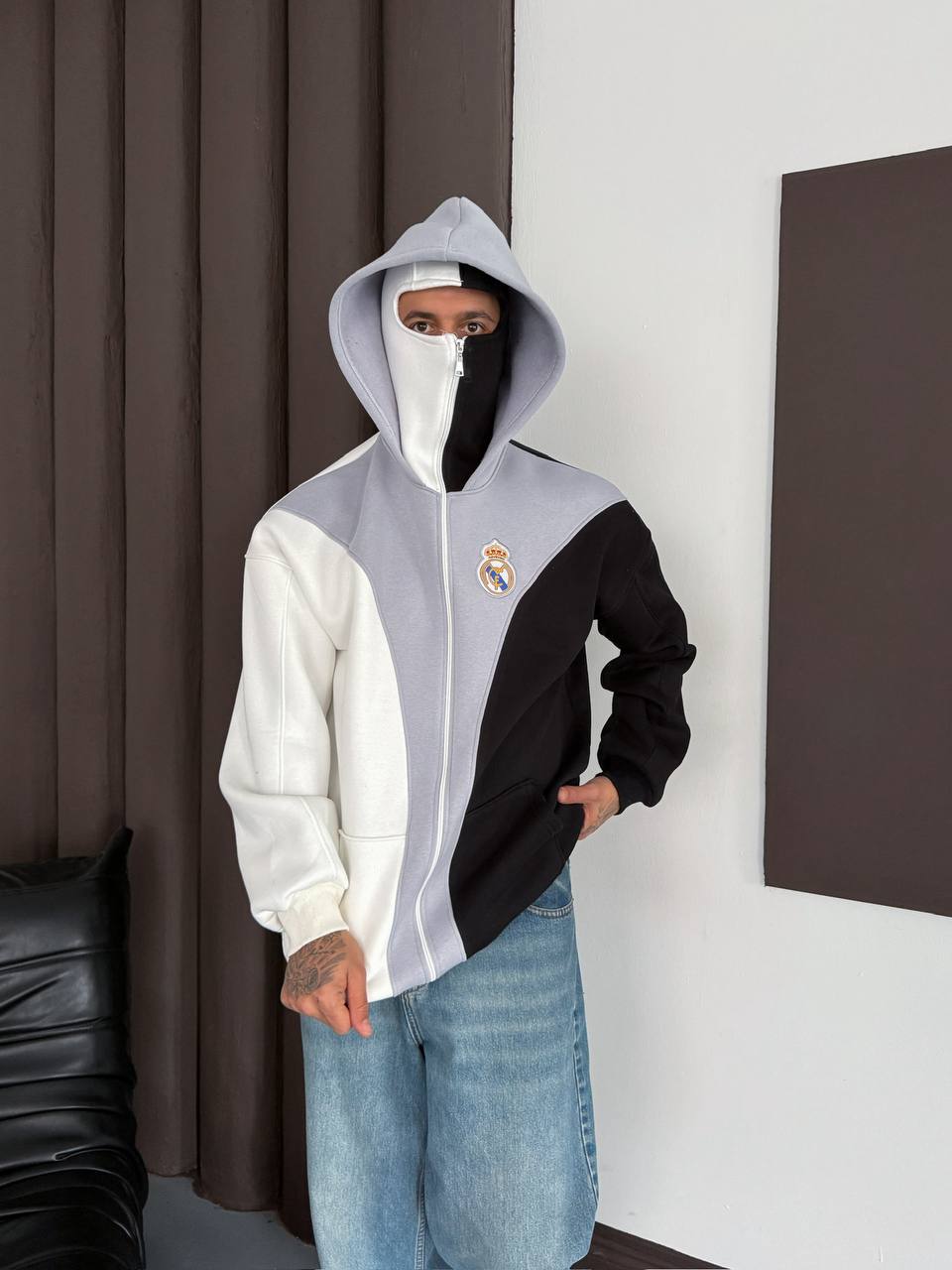 جكيت  ريال مدريد مع قناع داخلي -اوفر سايز