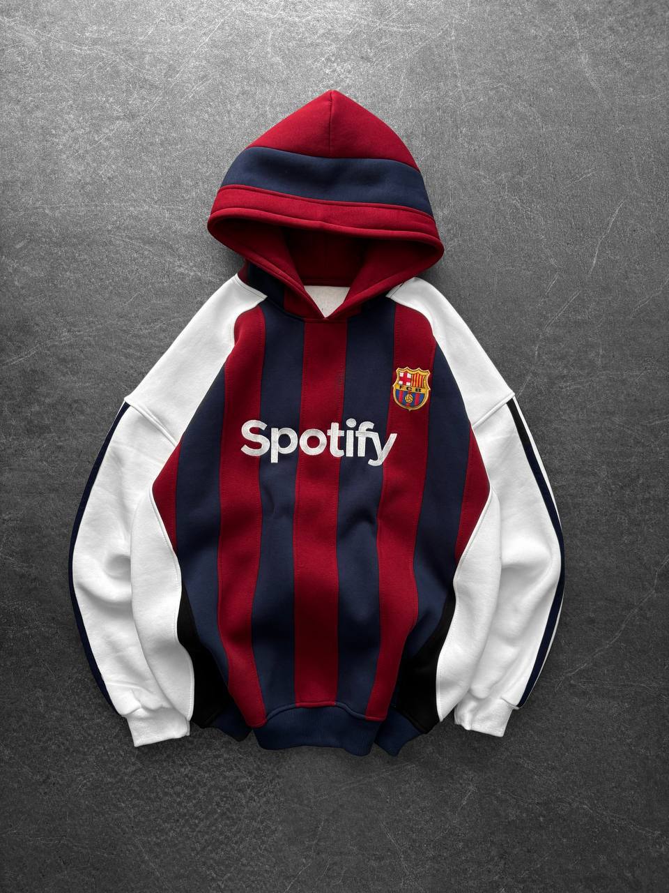 هودي برشلونة افور سايز - spotify